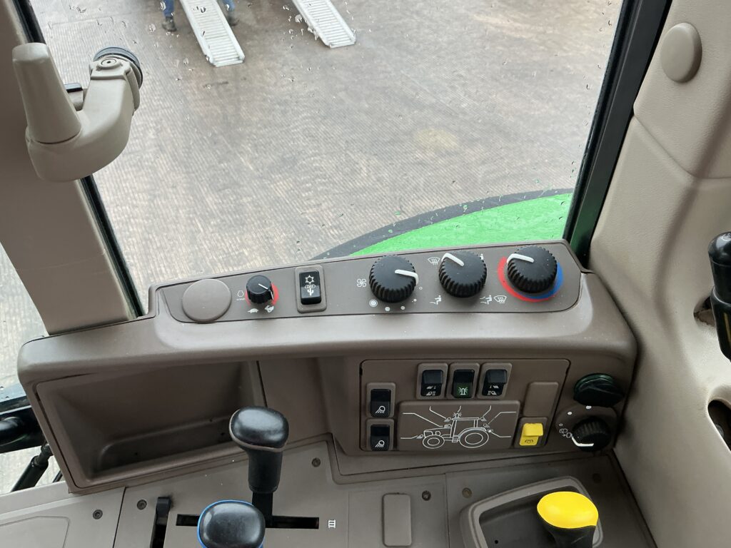 John Deere 6115M Tractor (ST25905)