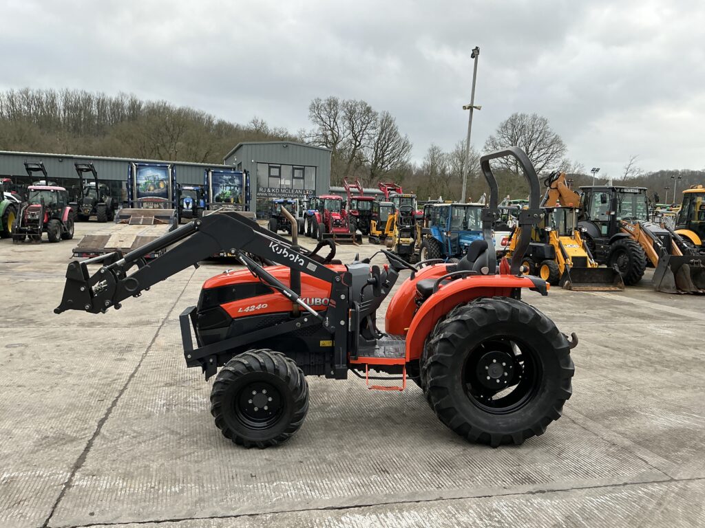 Kubota L4240 Tractor (ST26093)