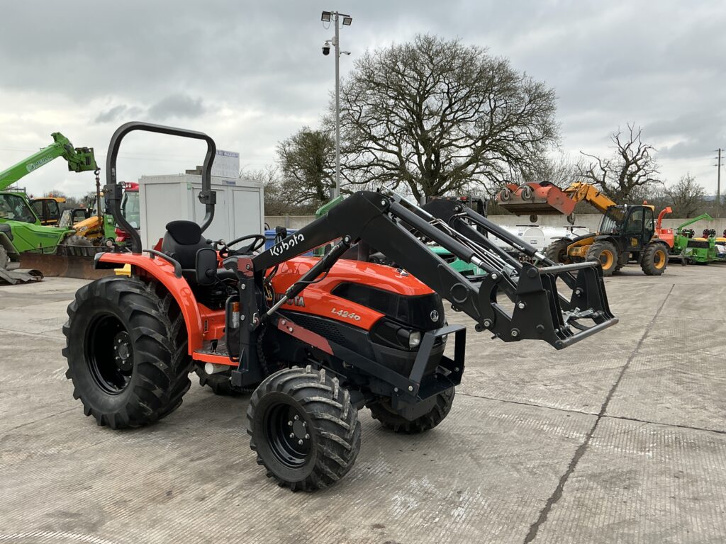 Kubota L4240 Tractor (ST26093)