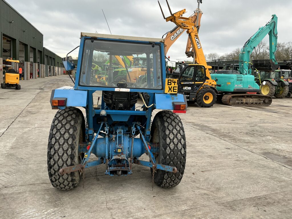 Ford 3910 Tractor (ST25832)