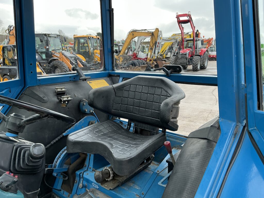 Ford 3910 Tractor (ST25832)