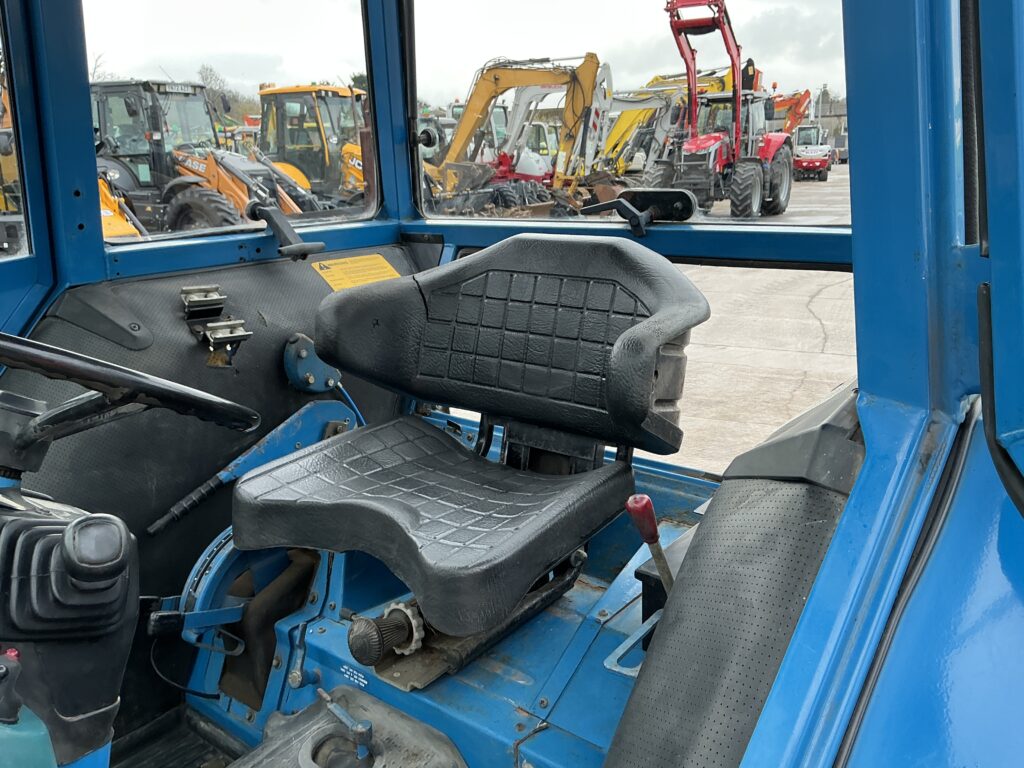 Ford 3910 Tractor (ST25832)