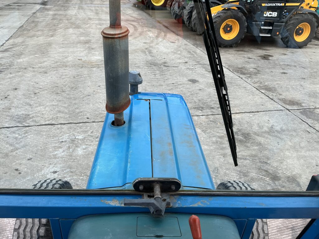 Ford 3910 Tractor (ST25832)