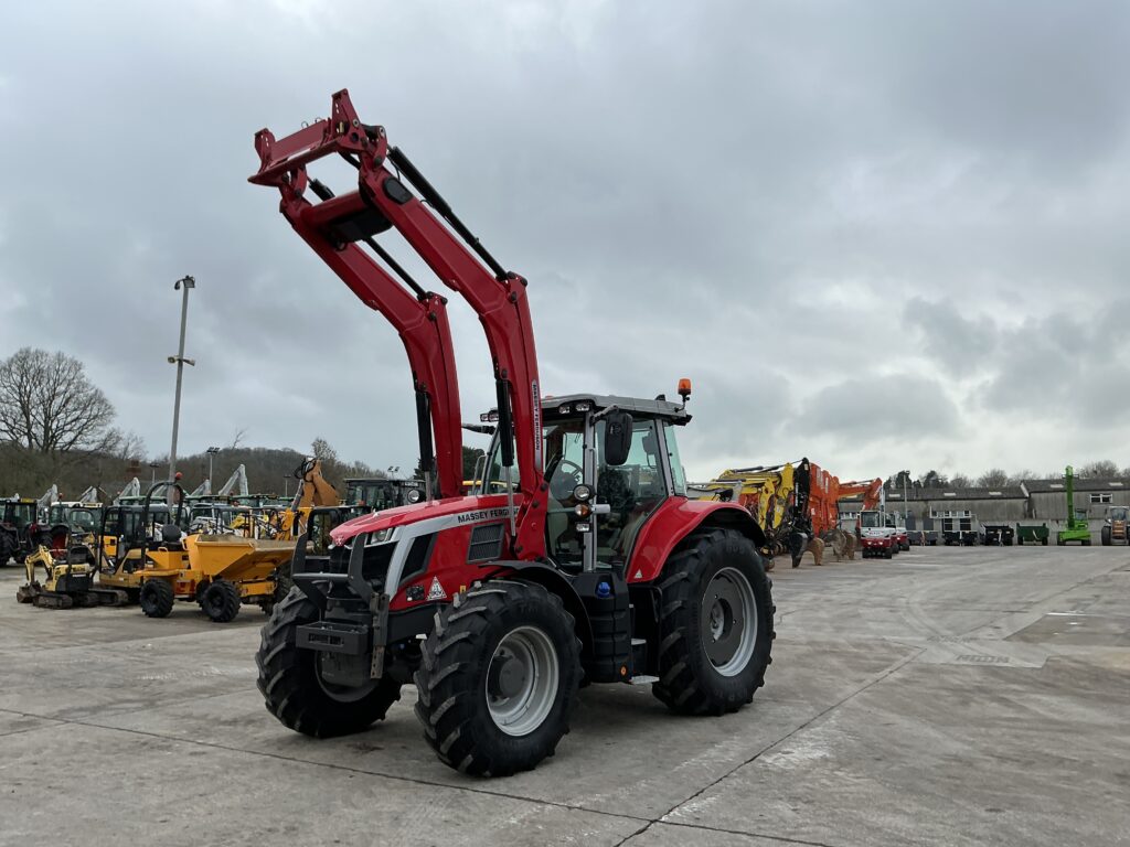 Massey Ferguson 7S.180 Tractor (ST25886)