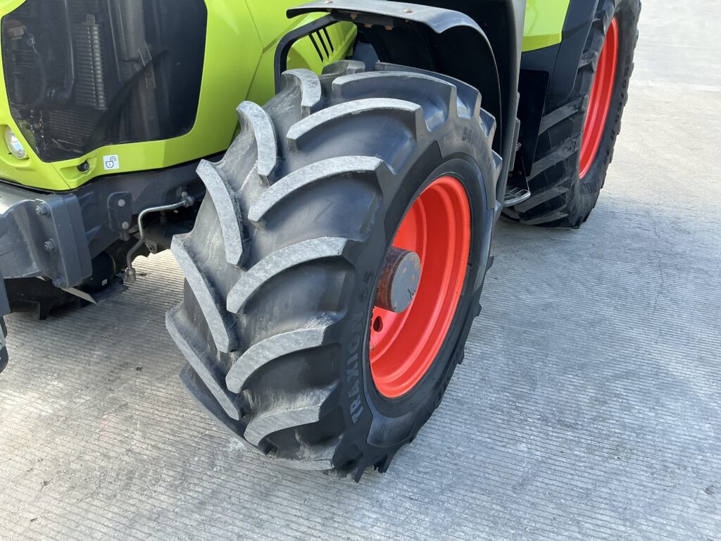 Claas Arion 530 Tractor (ST26101)