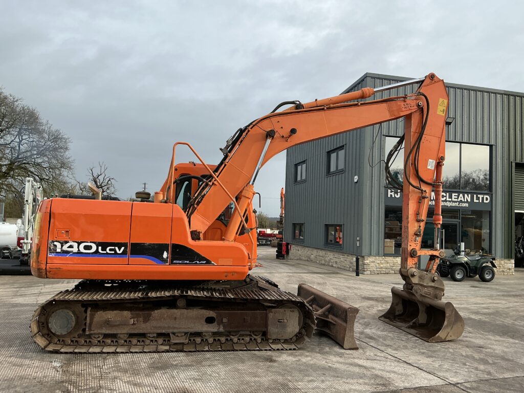 Daewoo Solar 140 LC-V Digger (ST25752)