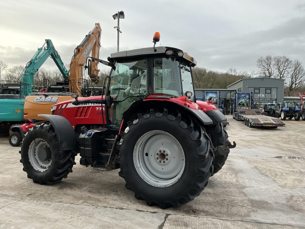 Massey Ferguson 7718 Dyna6 Tractor (ST25973)