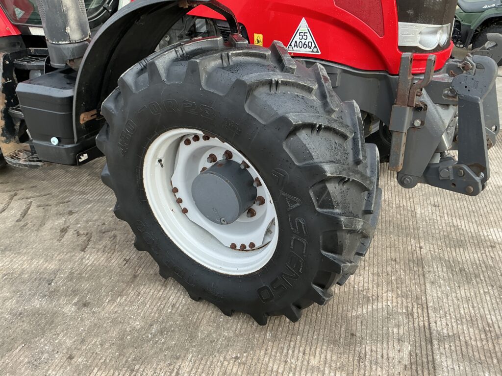 Massey Ferguson 7718 Dyna6 Tractor (ST25973)