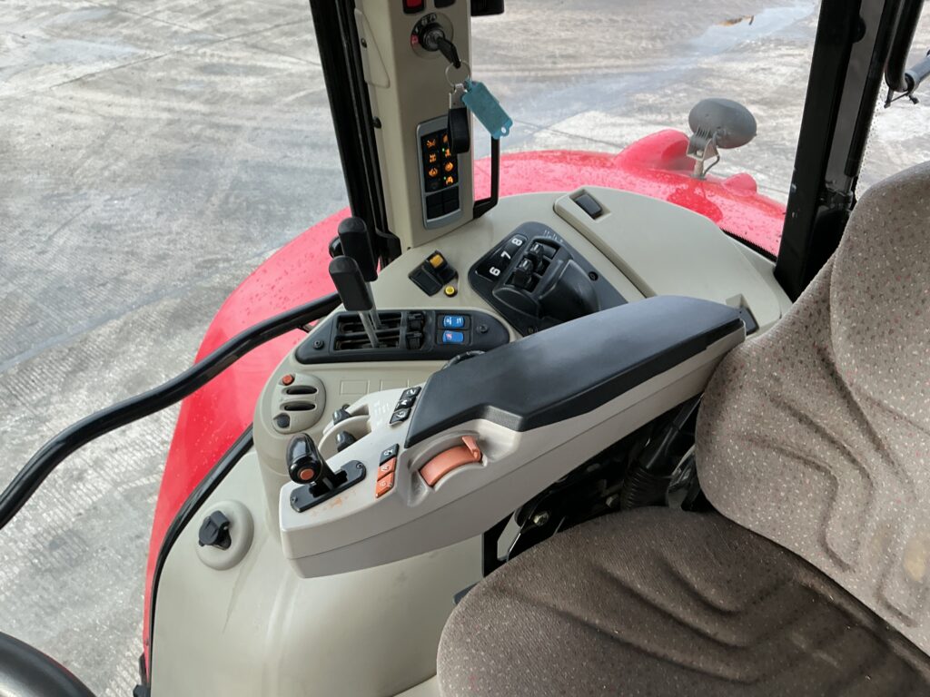 Massey Ferguson 7718 Dyna6 Tractor (ST25973)