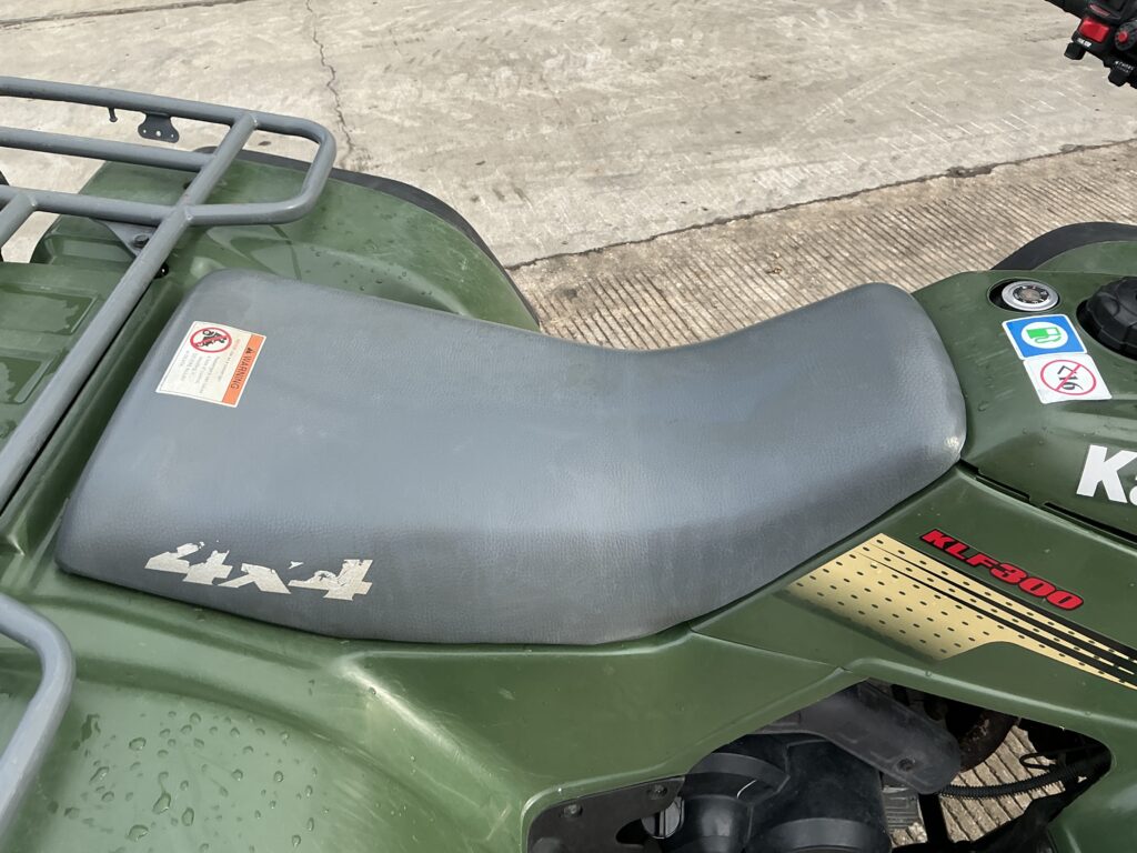 Kawasaki KLF300 Quad Bike (ST25223)