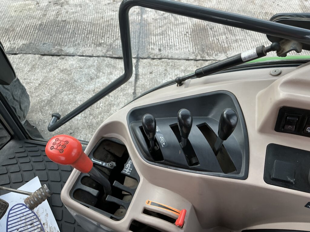 Kubota M7060 Tractor (ST25808)