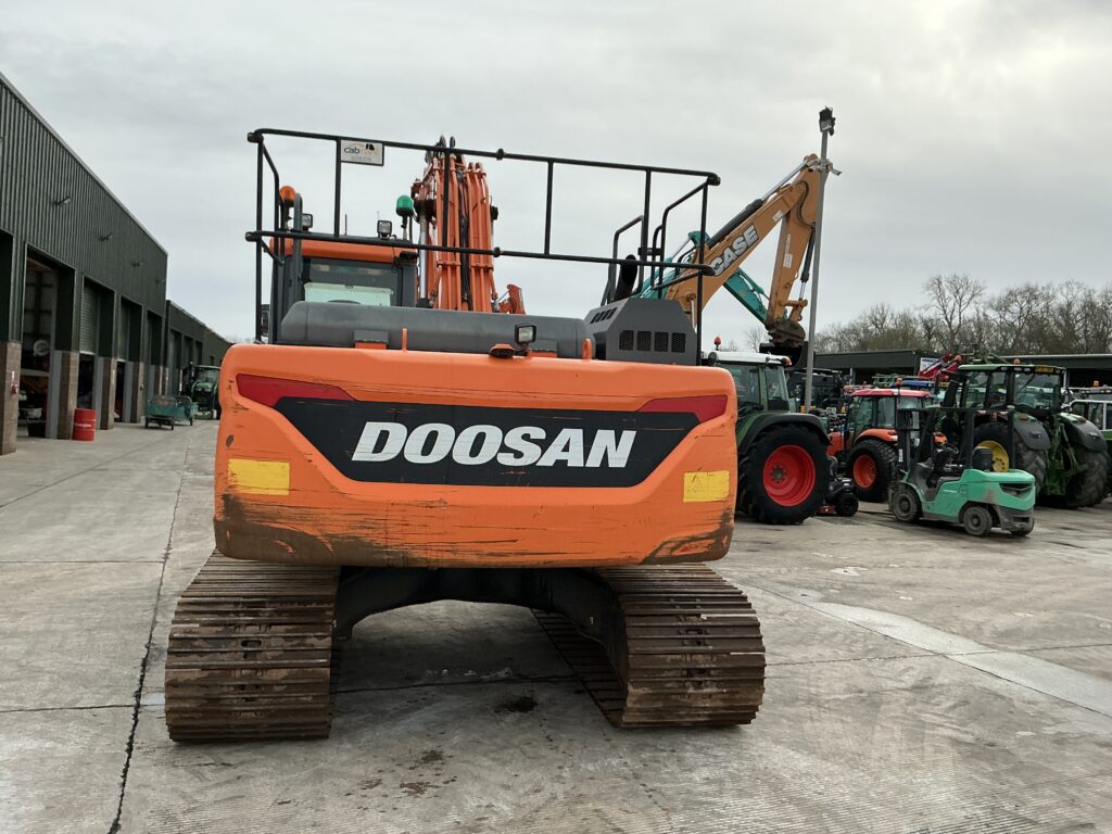 Doosan DX225 LC Digger (ST25733)