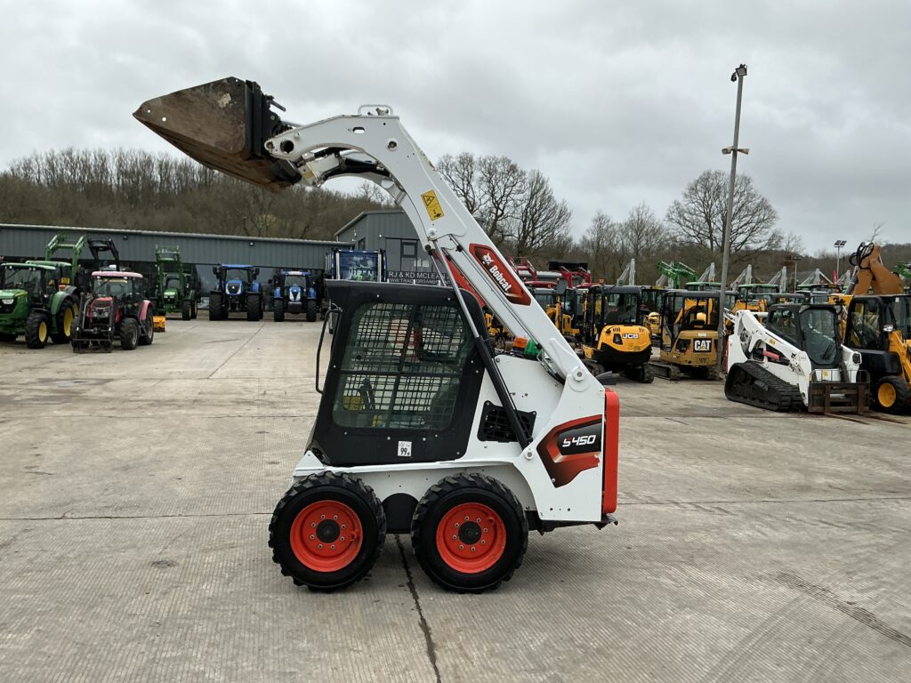 Bobcat S450 Wheeled Skid Steer Loader (ST26098)