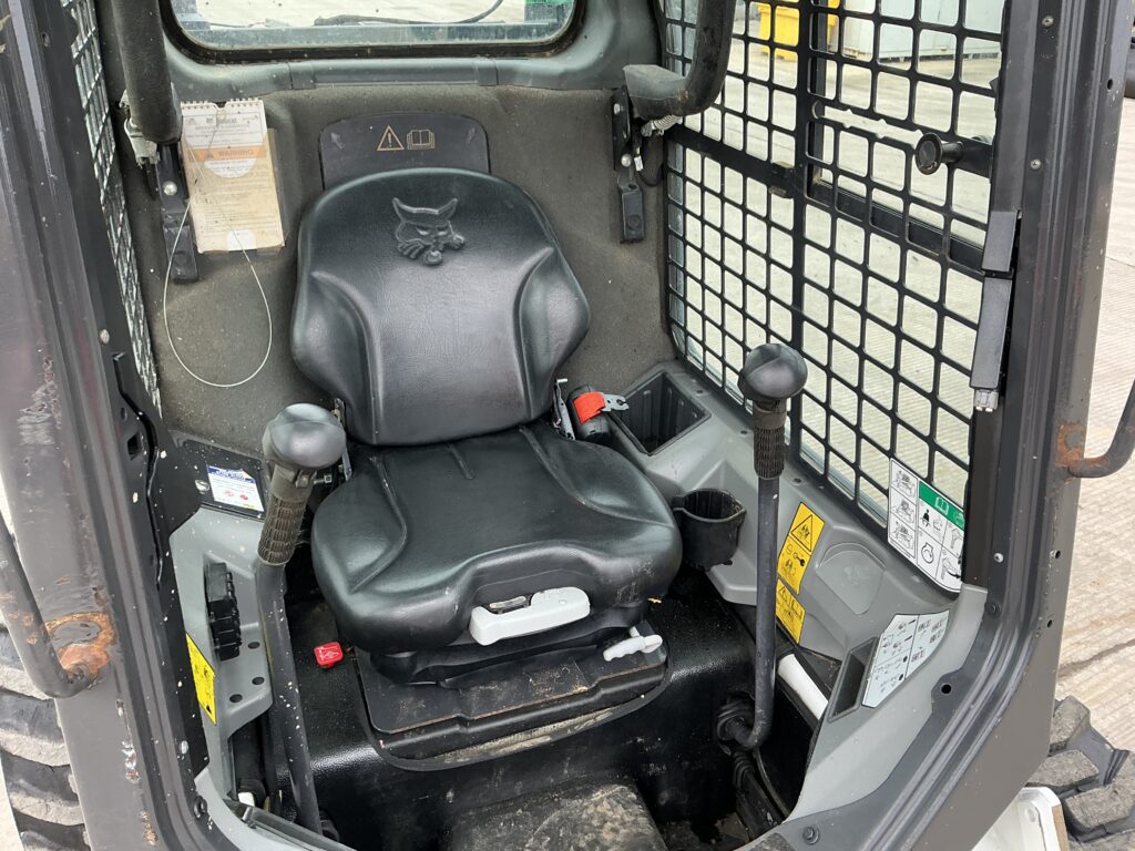Bobcat S450 Wheeled Skid Steer Loader (ST26098)