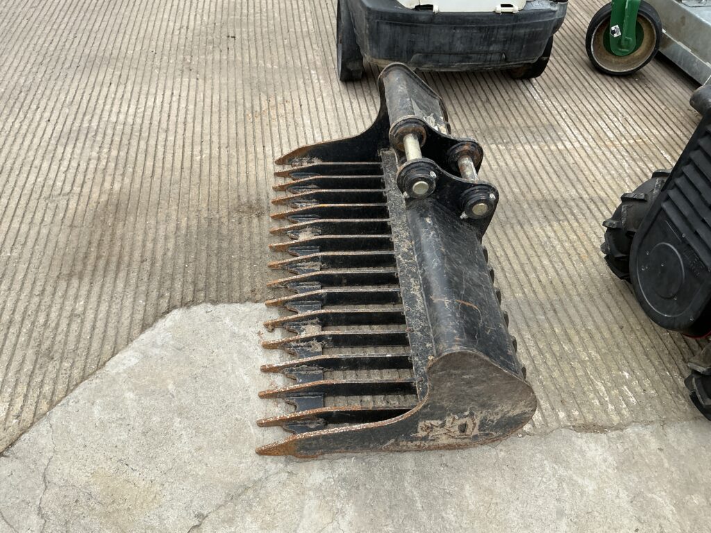 Rhinox 3 Ft Grader Root Rake