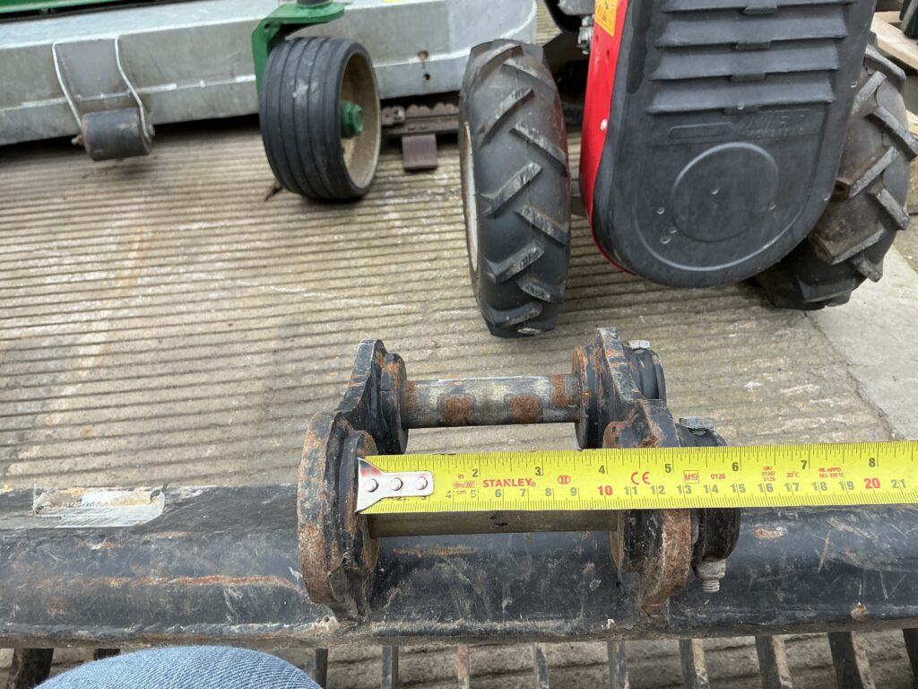 Rhinox 3 Ft Grader Root Rake