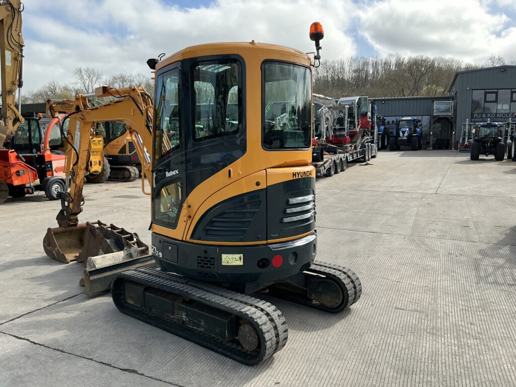 Hyundai Robex 27Z-9 Digger (ST26105)