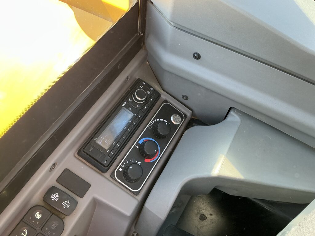 JCB 86C-2 Digger (ST26179)