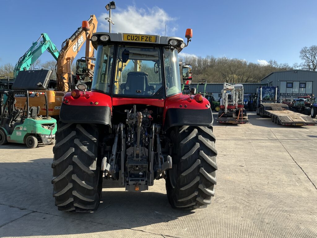 Massey Ferguson 7715S Dyna6 Tractor (ST26011)