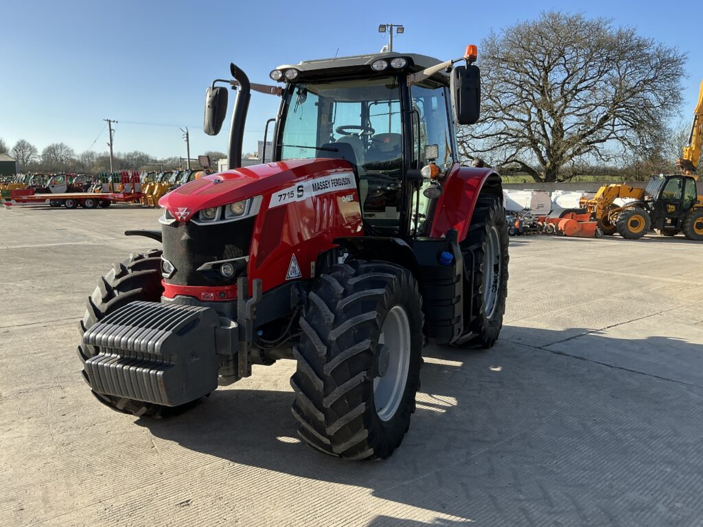 Massey Ferguson 7715S Dyna6 Tractor (ST26011)
