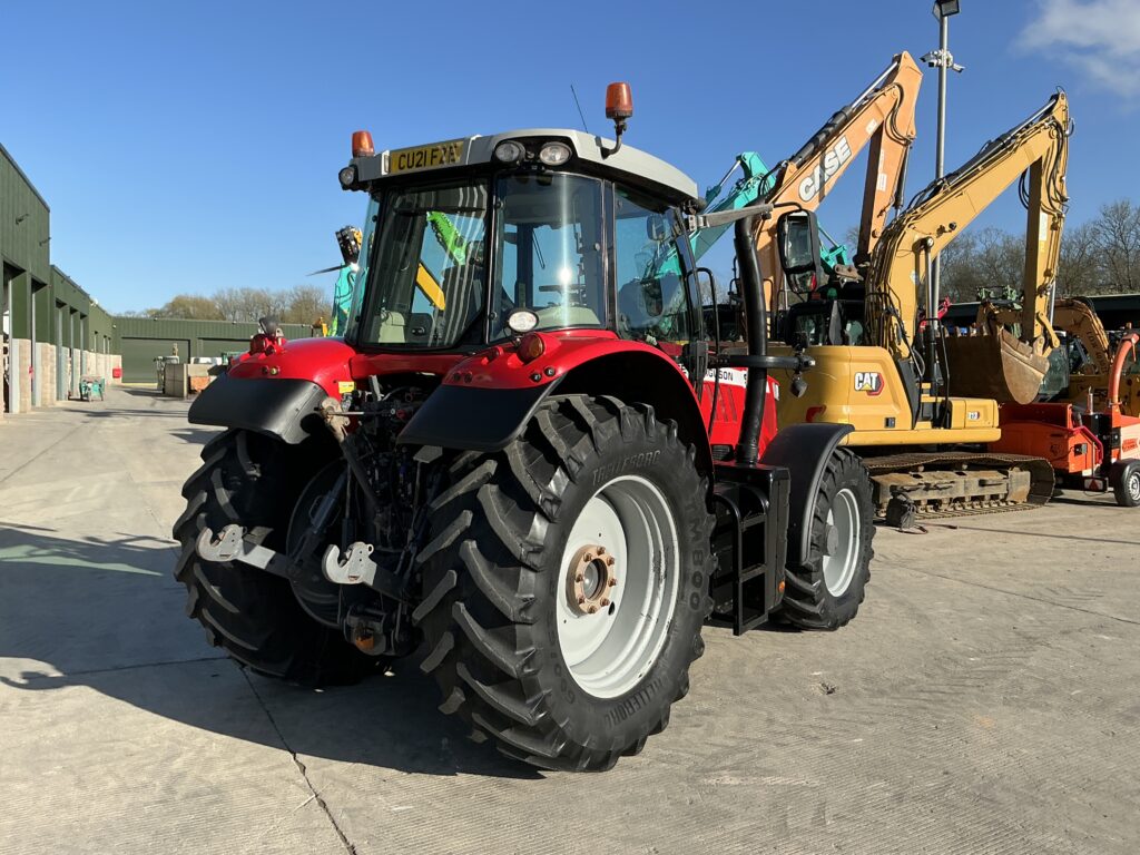 Massey Ferguson 7715S Dyna6 Tractor (ST26011)