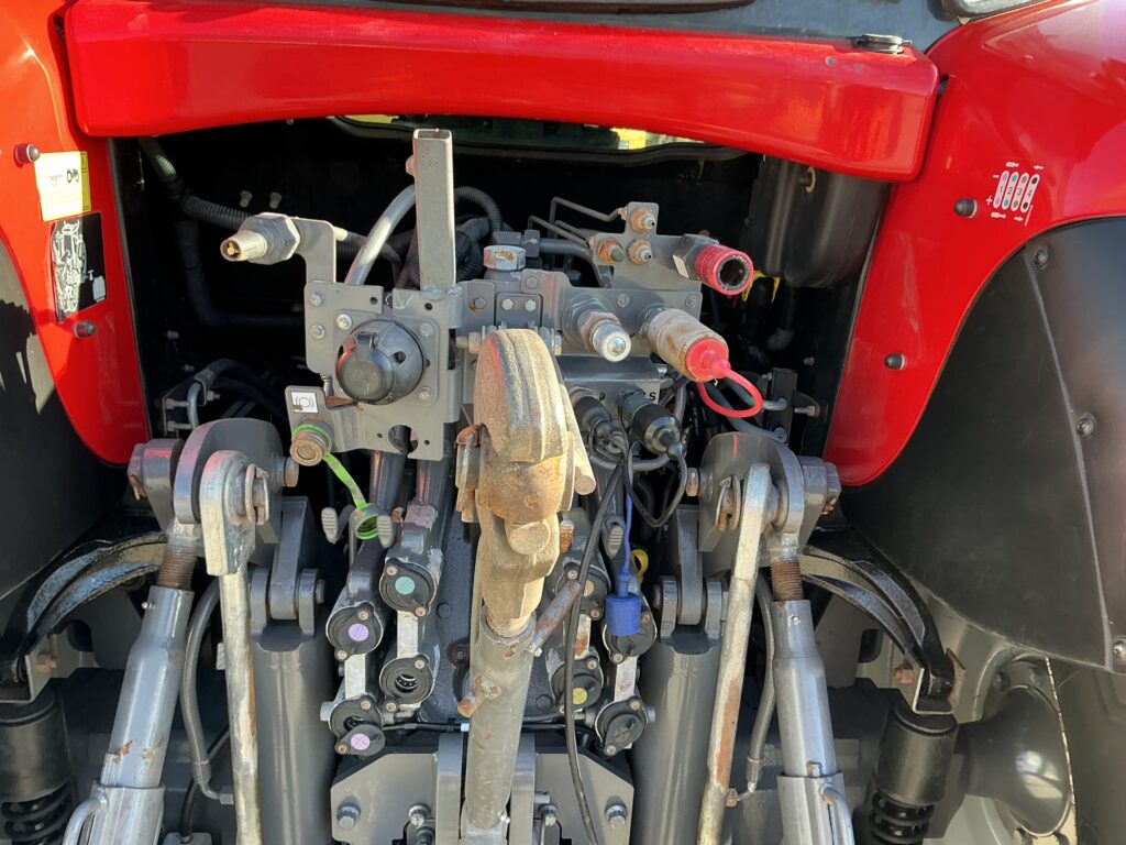 Massey Ferguson 7715S Dyna6 Tractor (ST26011)