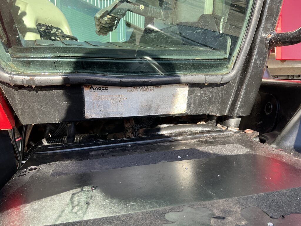 Massey Ferguson 7715S Dyna6 Tractor (ST26011)