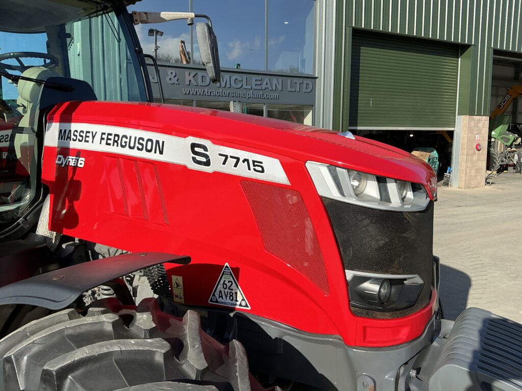 Massey Ferguson 7715S Dyna6 Tractor (ST26011)