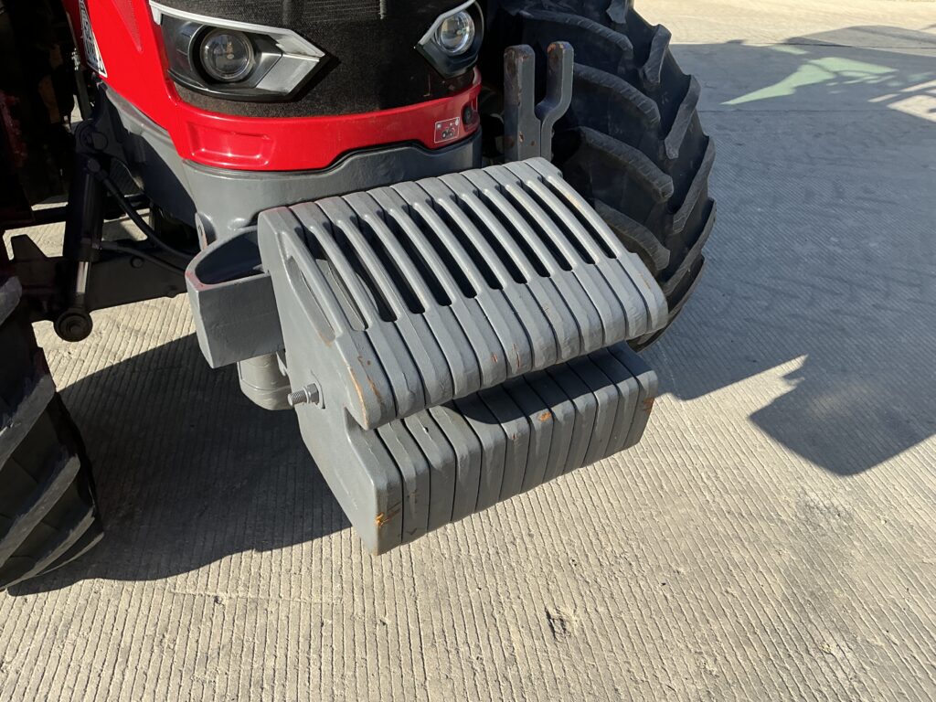 Massey Ferguson 7715S Dyna6 Tractor (ST26011)