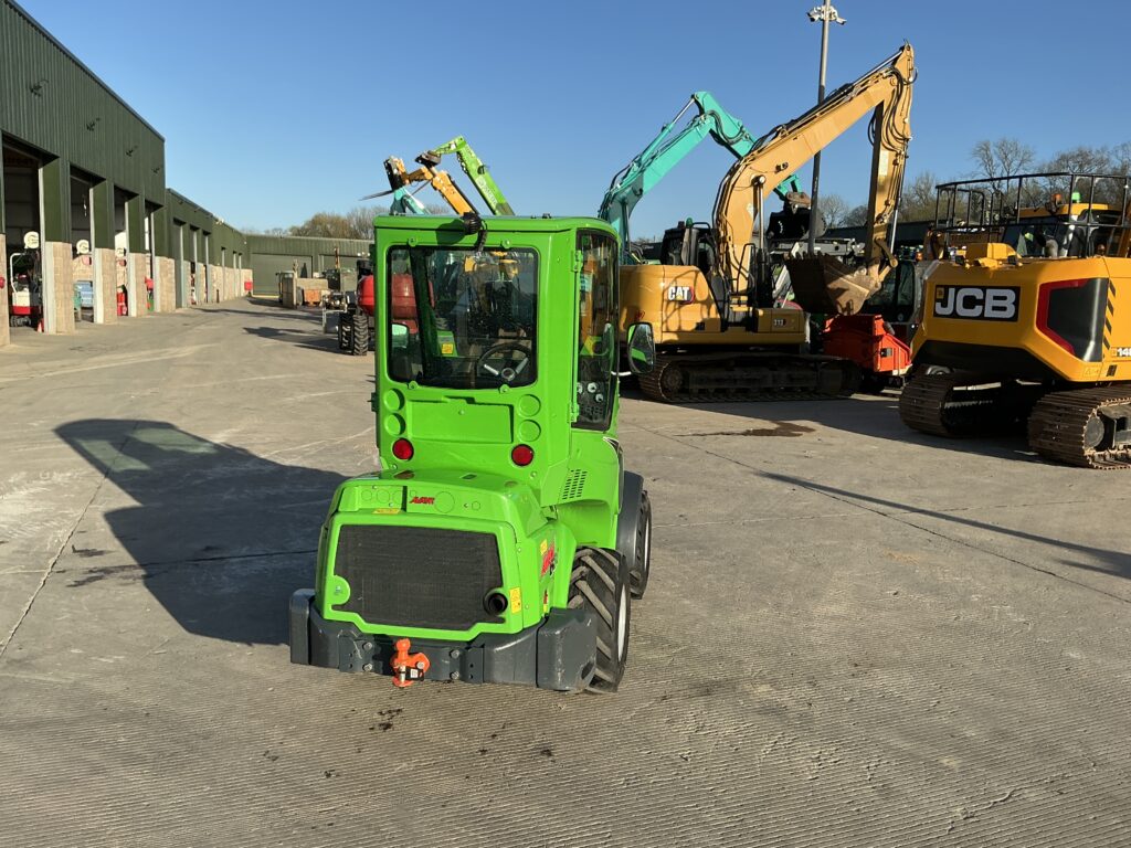 Avant 630 Telescopic Compact Loading Shovel (ST26164)