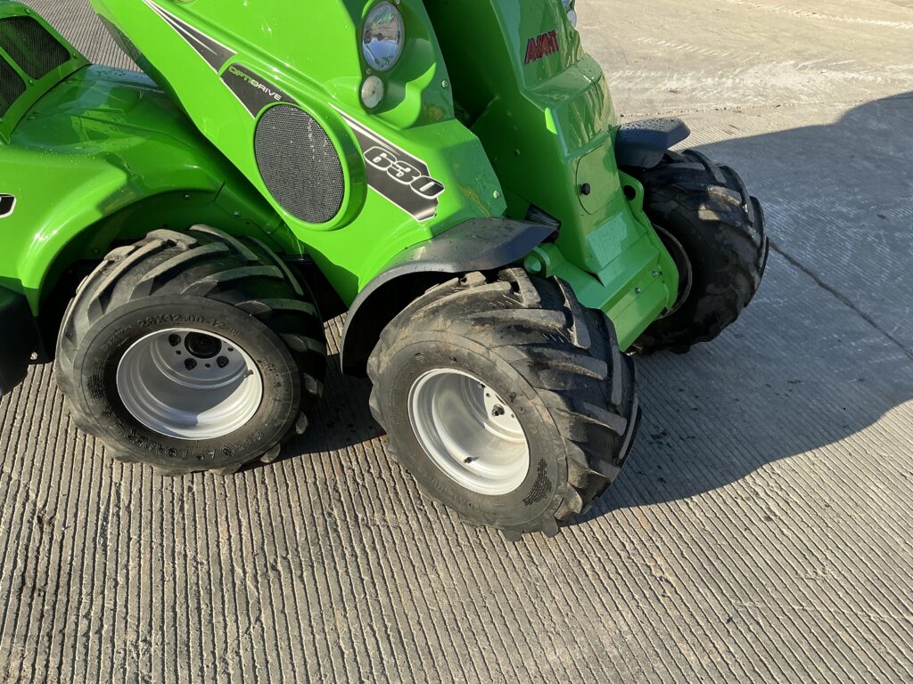 Avant 630 Telescopic Compact Loading Shovel (ST26164)