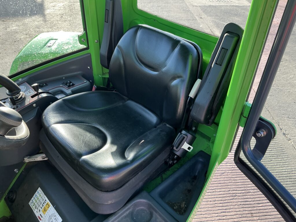 Avant 630 Telescopic Compact Loading Shovel (ST26164)