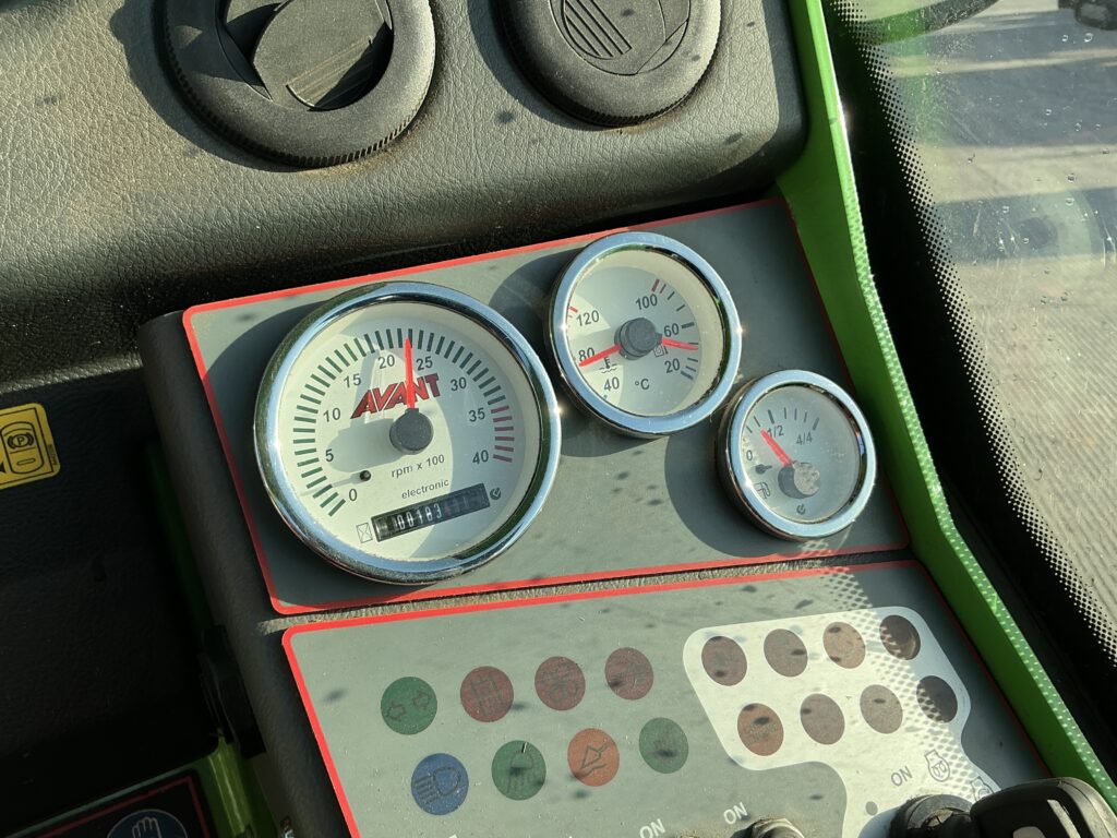 Avant 630 Telescopic Compact Loading Shovel (ST26164)