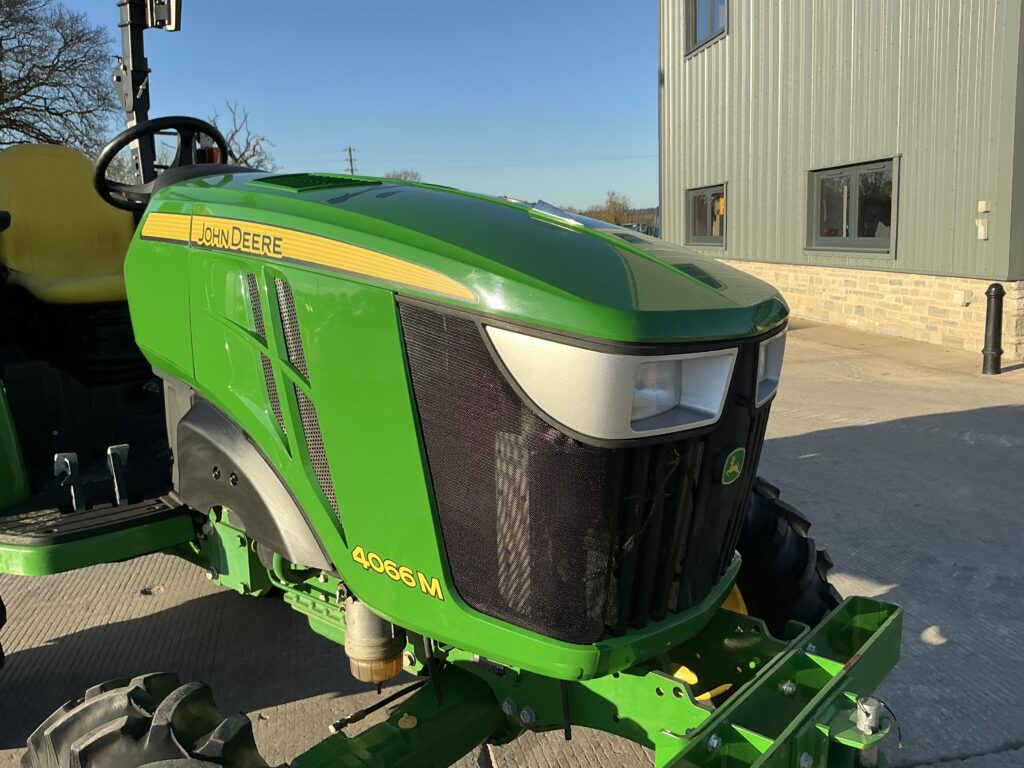 John Deere 4066M Tractor (ST26238)