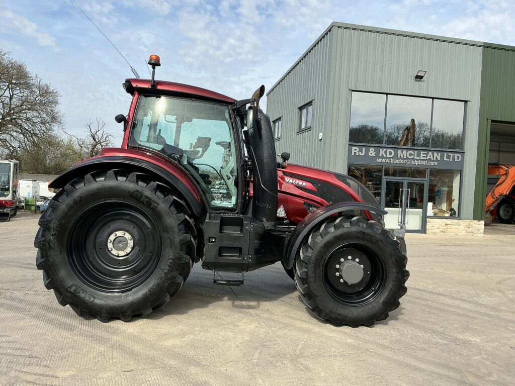 Valtra T214 Direct Tractor (ST26222)