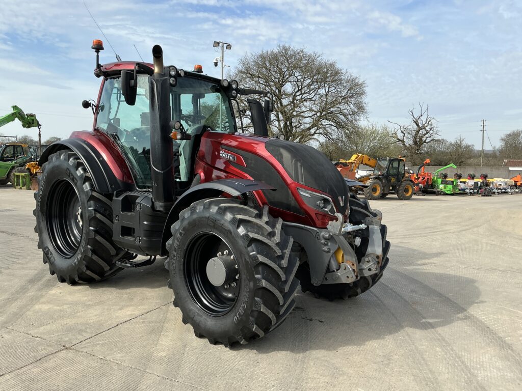 Valtra T214 Direct Tractor (ST26222)