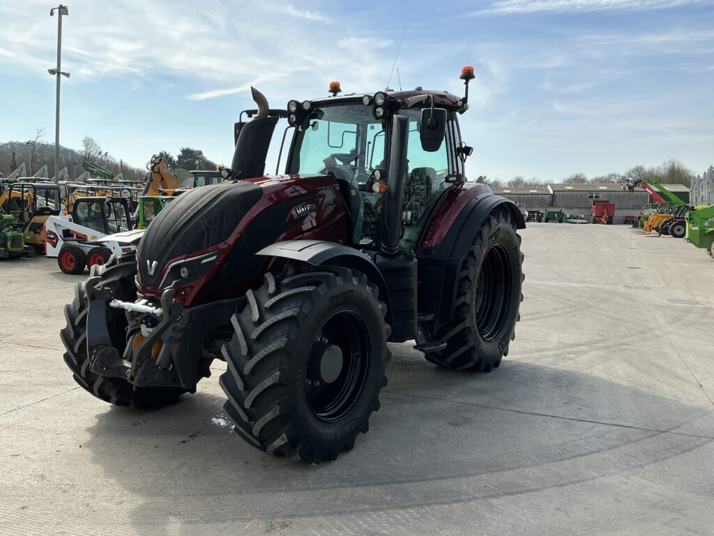 Valtra T214 Direct Tractor (ST26222)