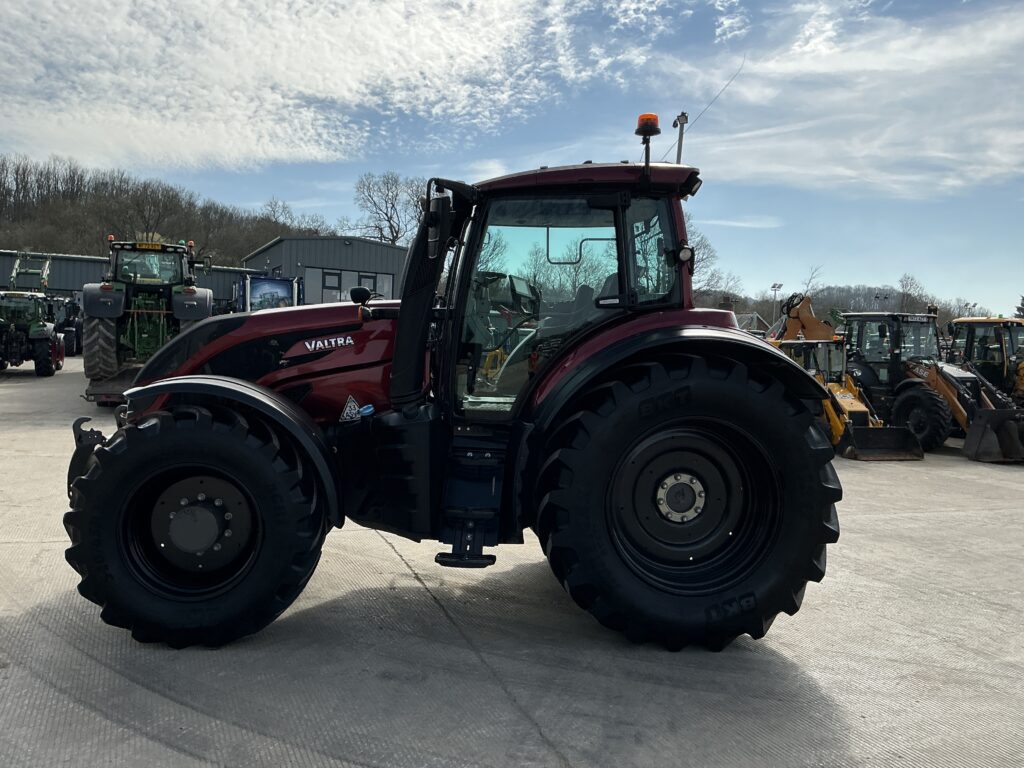 Valtra T214 Direct Tractor (ST26222)
