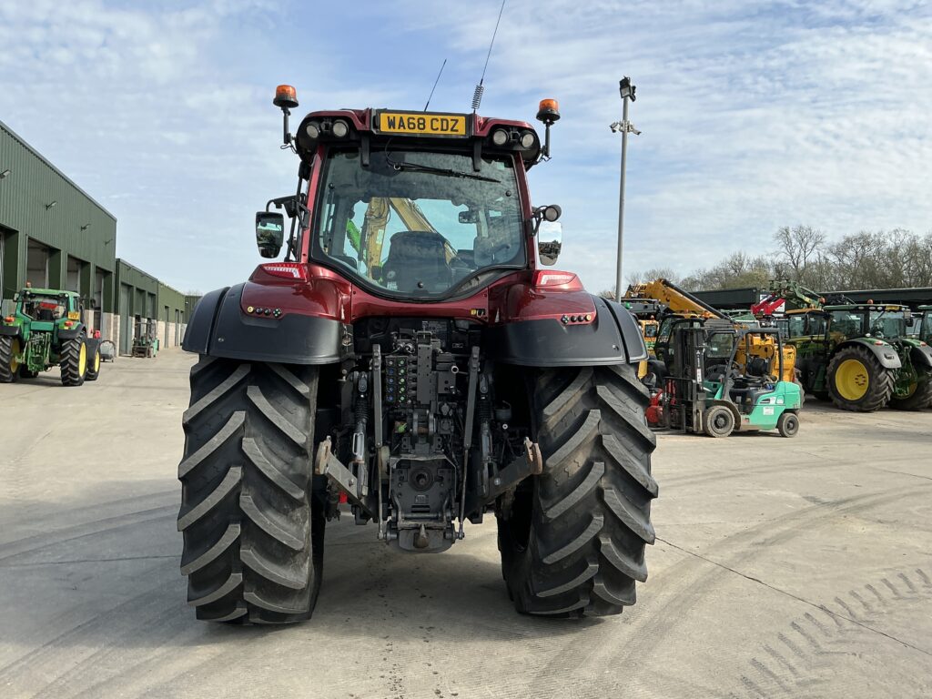 Valtra T214 Direct Tractor (ST26222)