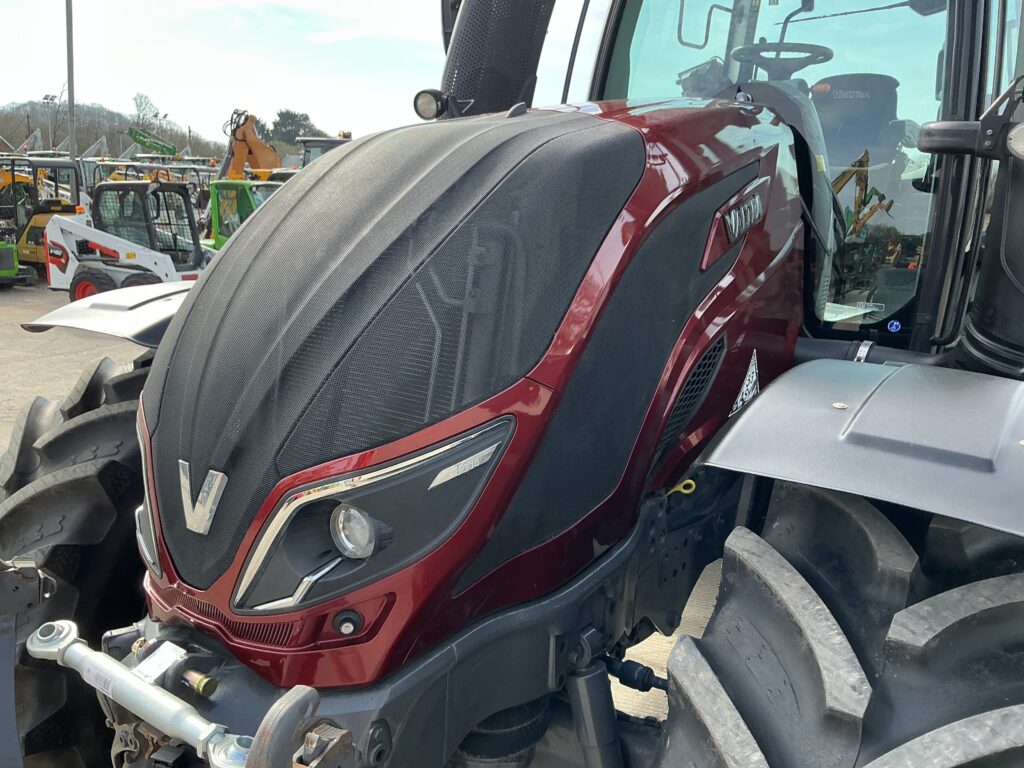 Valtra T214 Direct Tractor (ST26222)