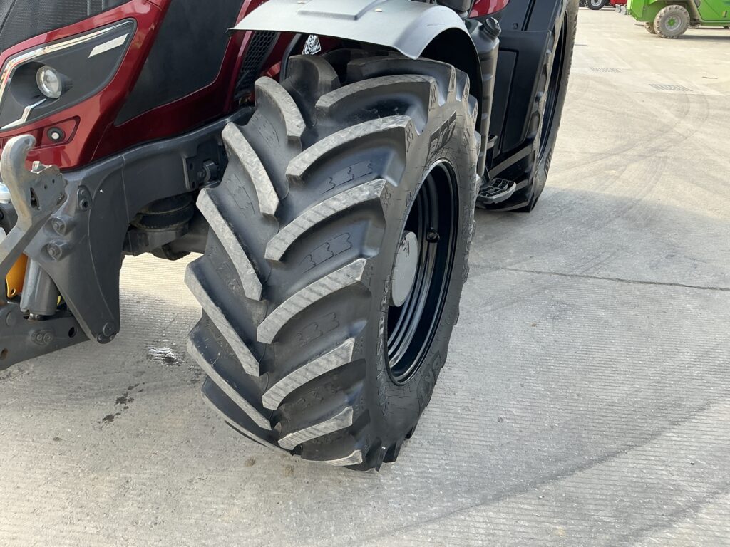 Valtra T214 Direct Tractor (ST26222)