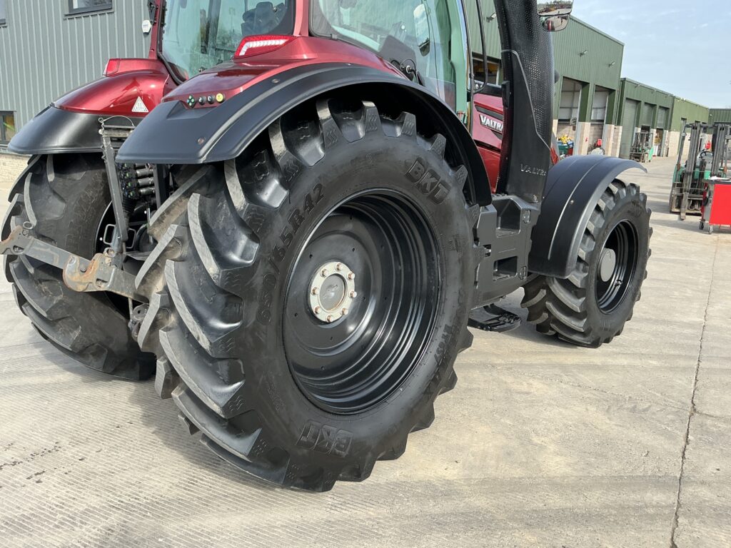 Valtra T214 Direct Tractor (ST26222)