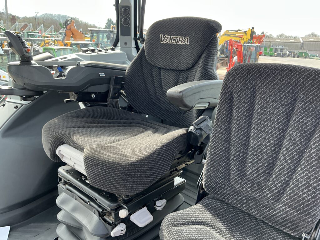 Valtra T214 Direct Tractor (ST26222)