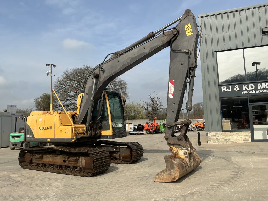 Volvo EC135 BLC Digger (ST25765)