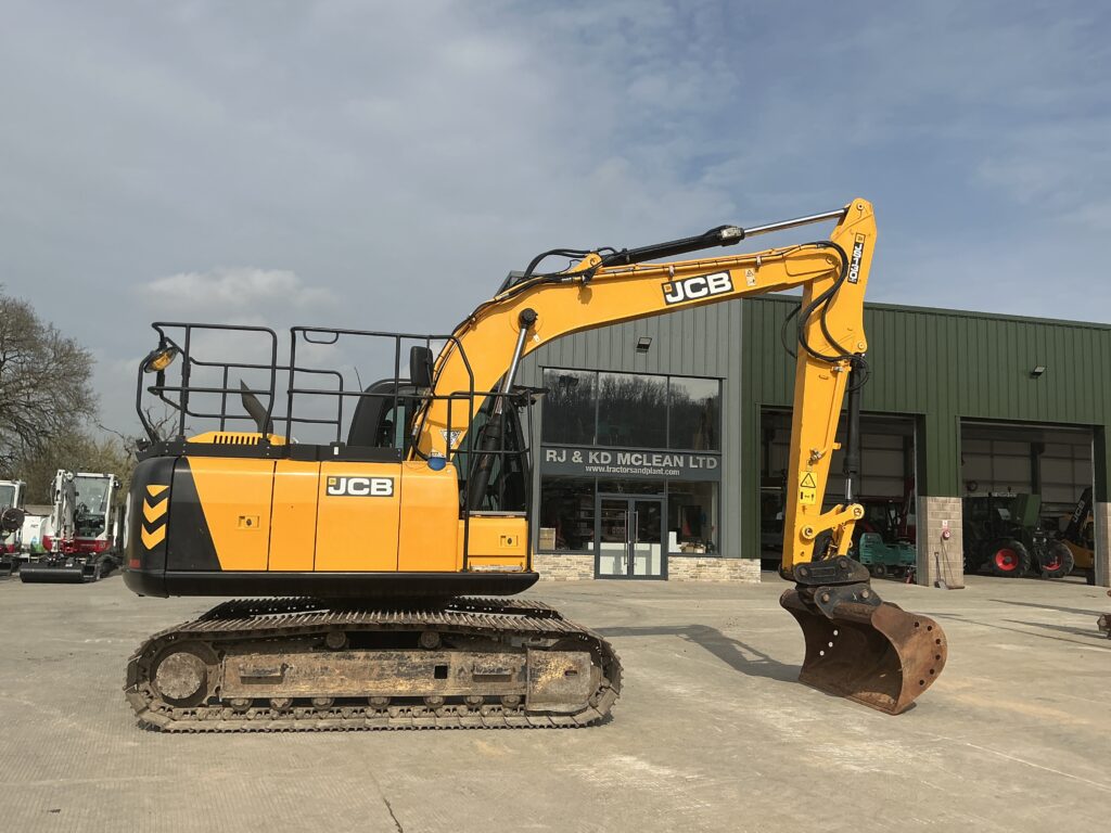JCB JS130 LC Plus Digger (ST26142)