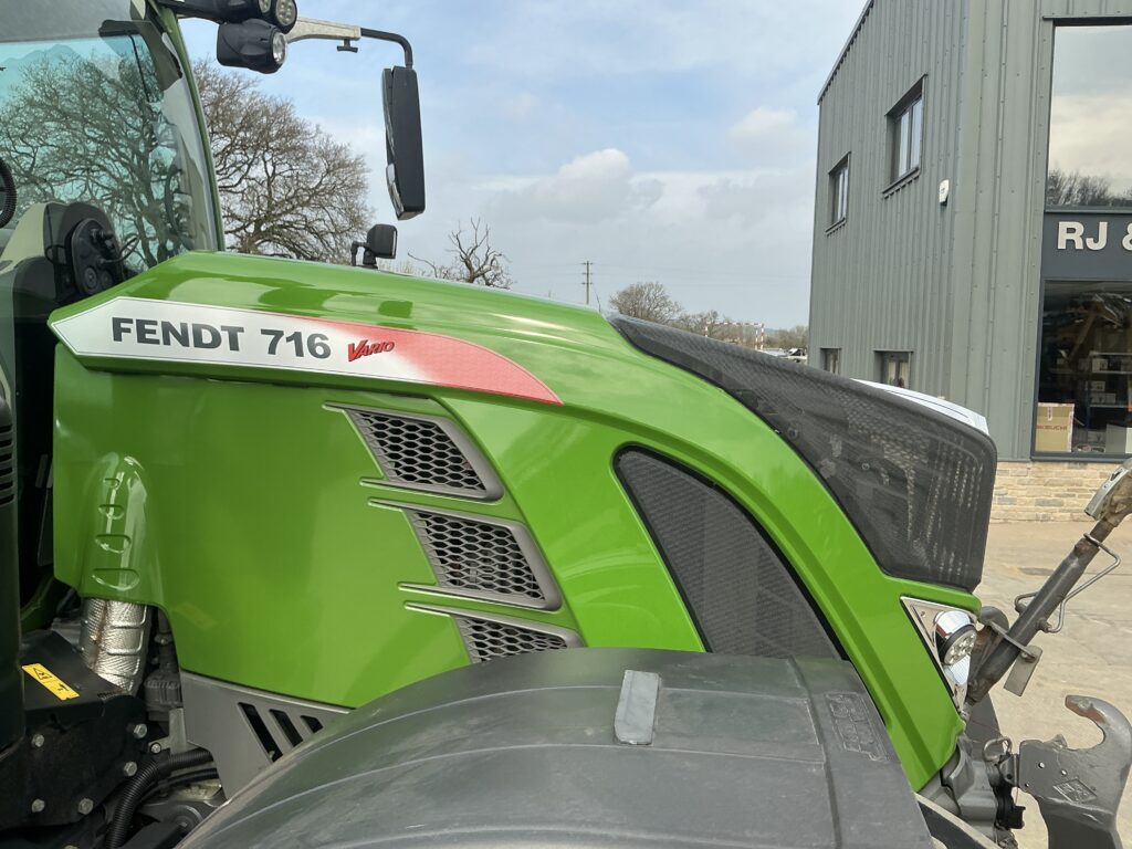 Fendt 716 Profi+ Tractor (ST26212)