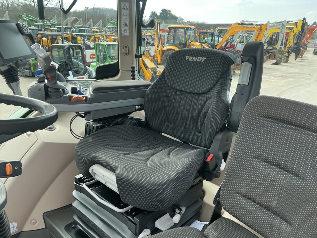 Fendt 716 Profi+ Tractor (ST26212)