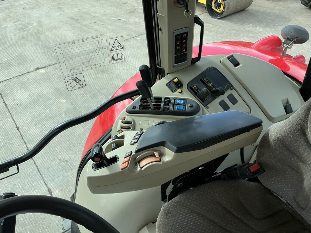 Massey Ferguson 7618 Dyna6 Tractor (ST26095)