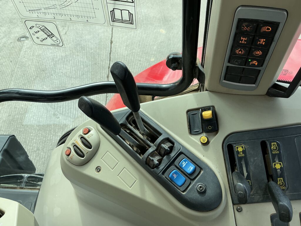 Massey Ferguson 7618 Dyna6 Tractor (ST26095)