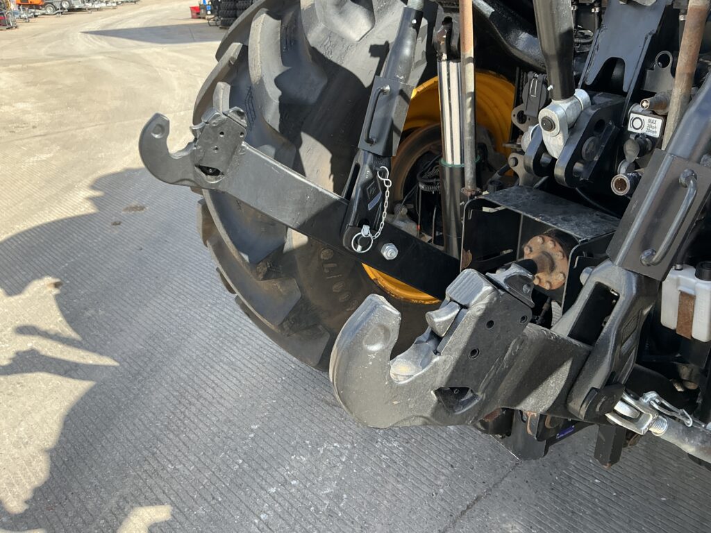 JCB 4220 Fastrac Tractor (ST26026)